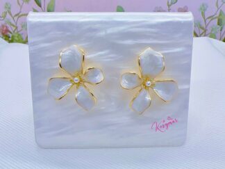 Aretes florecidos
