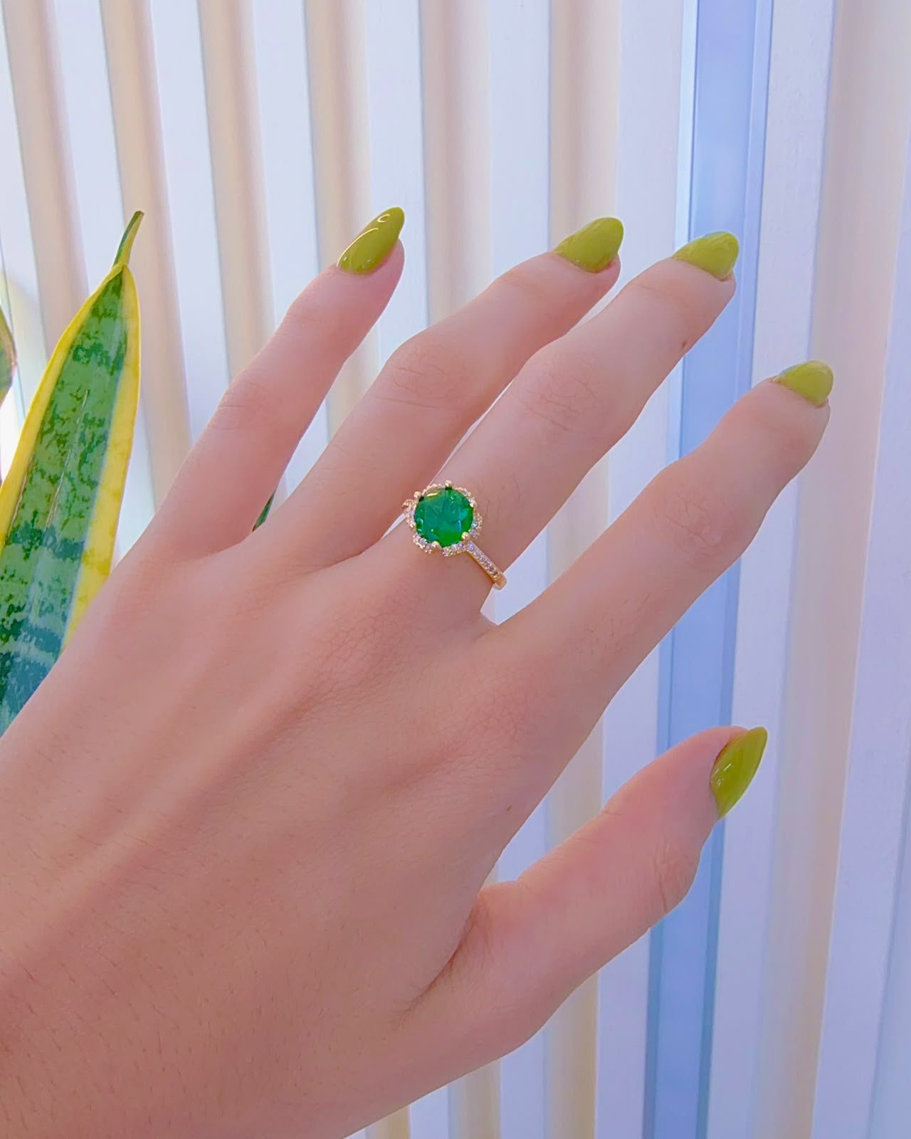 Anillo Elara