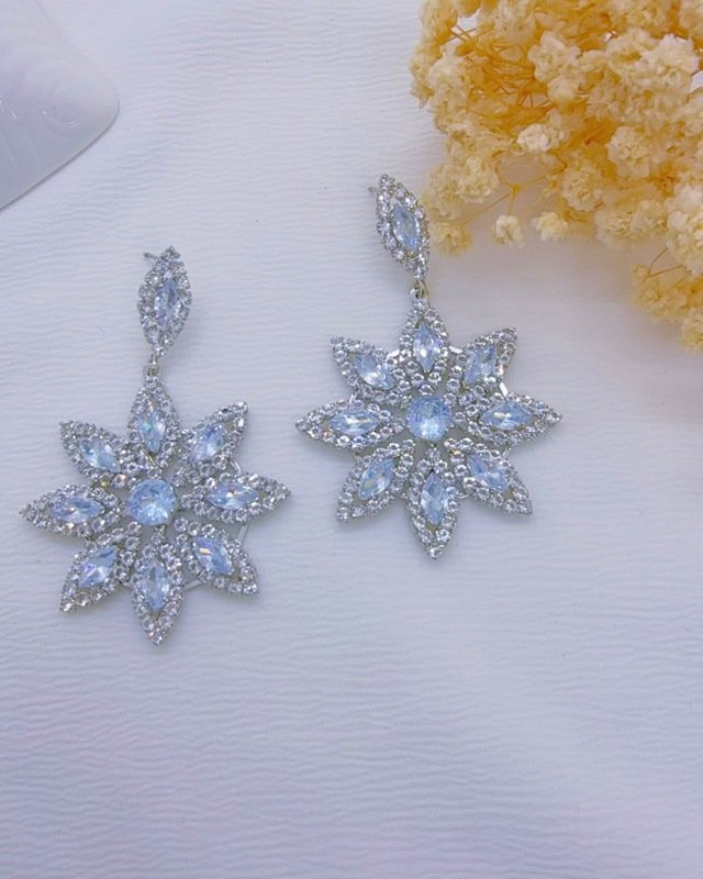 Aretes Ines